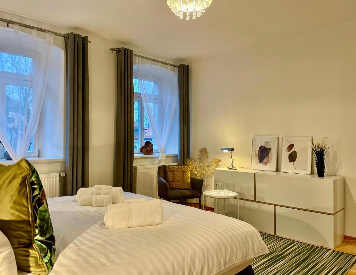 Voh Super Exklusives Loft, Zentral, Smart-Tv, Parkplatz Appartement Vohenstrauss Buitenkant foto